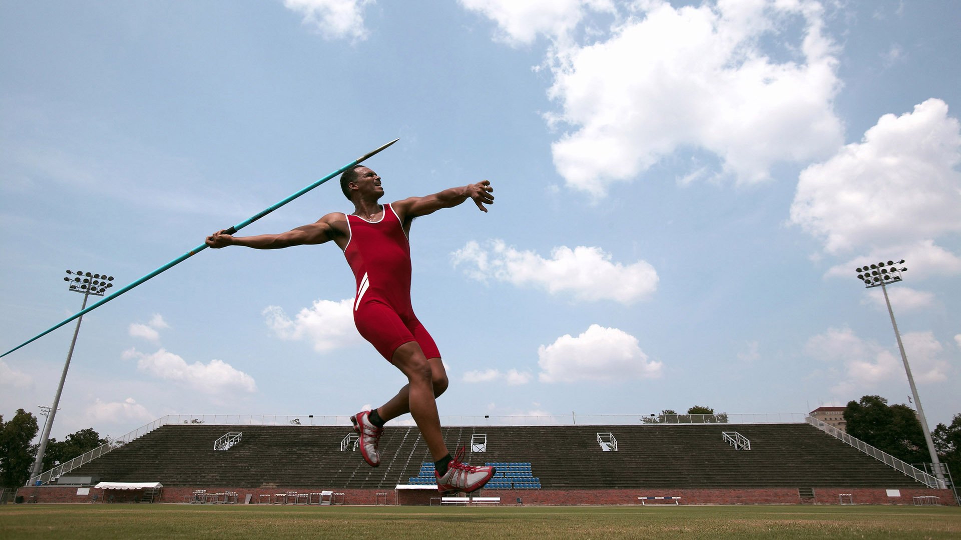 VAR技术升级引发裁判判罚新变化，var裁判指的是